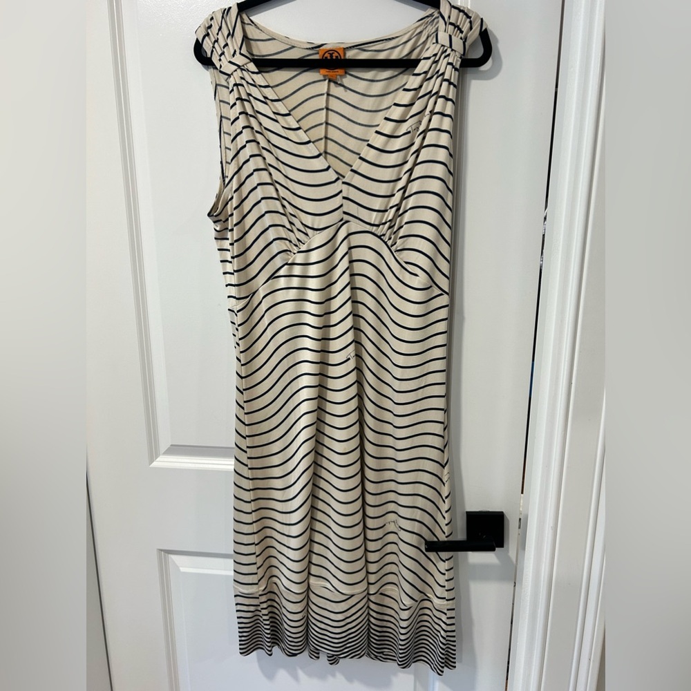 Beautiful silk A-Line silhouette Tory Burch dress
